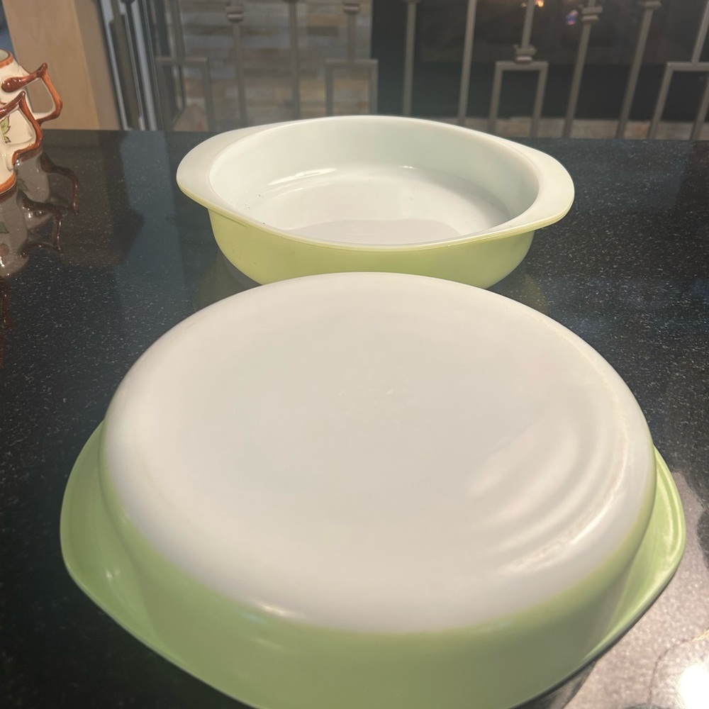 Green and White Baking Dishes cake Pyrex